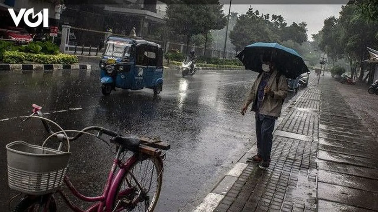 توقعات بهطول أمطار غزيرة في جاكرتا خلال الساعات القليلة المقبلة هذا المساء